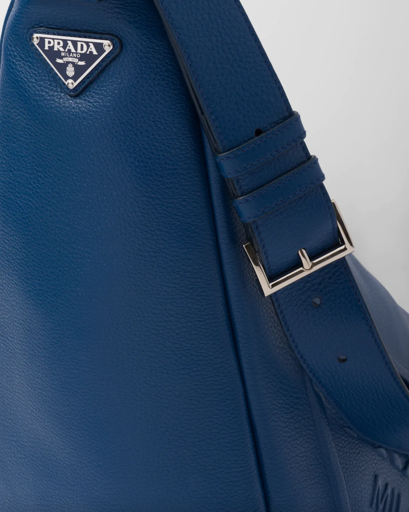 LEATHER TRIANGLE SHOULDER BAG LARGE - BLUETTE