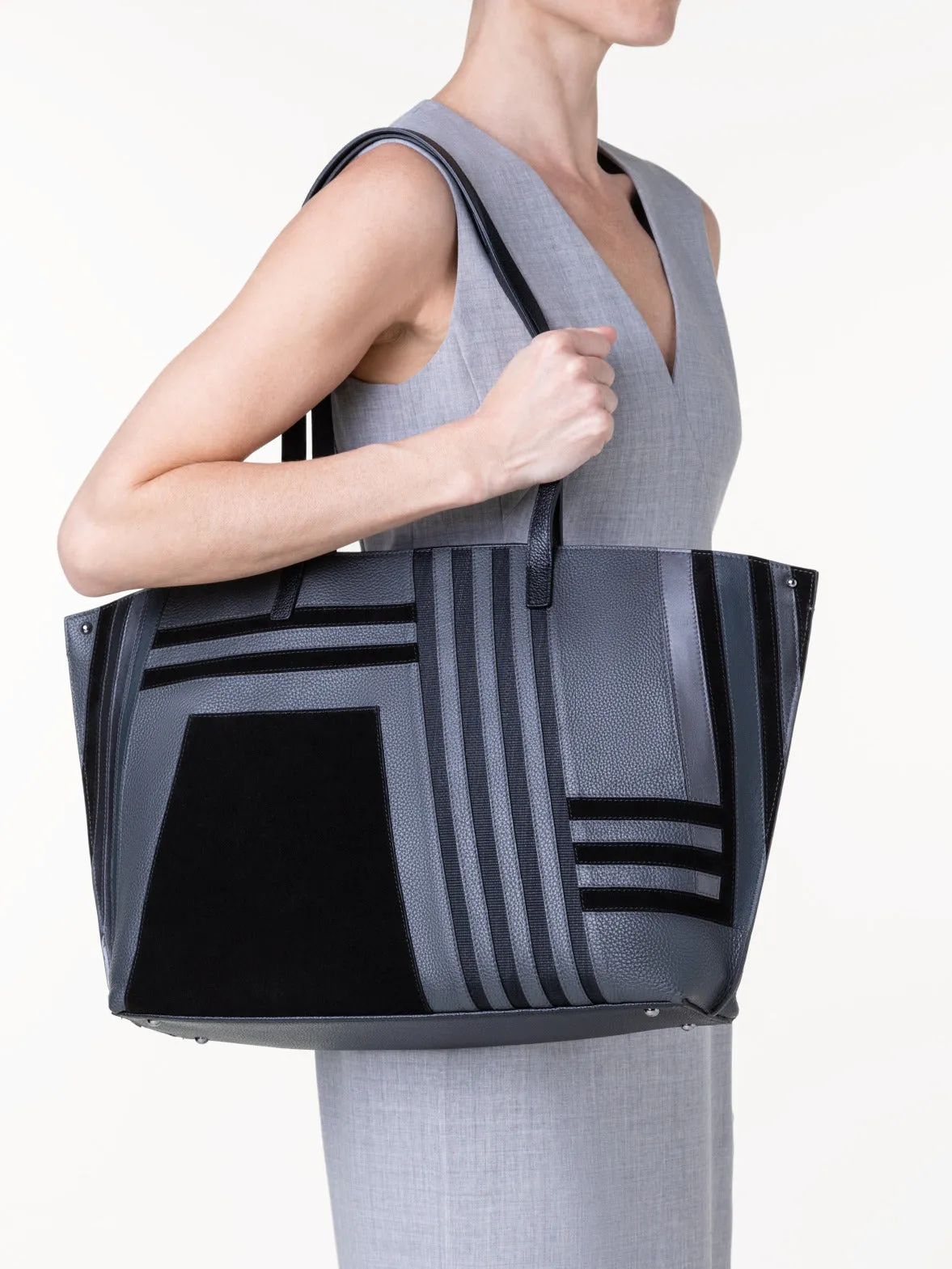 Medium Ai Schultertasche aus Leder mit Zick-Zack-Trapez Patchwork