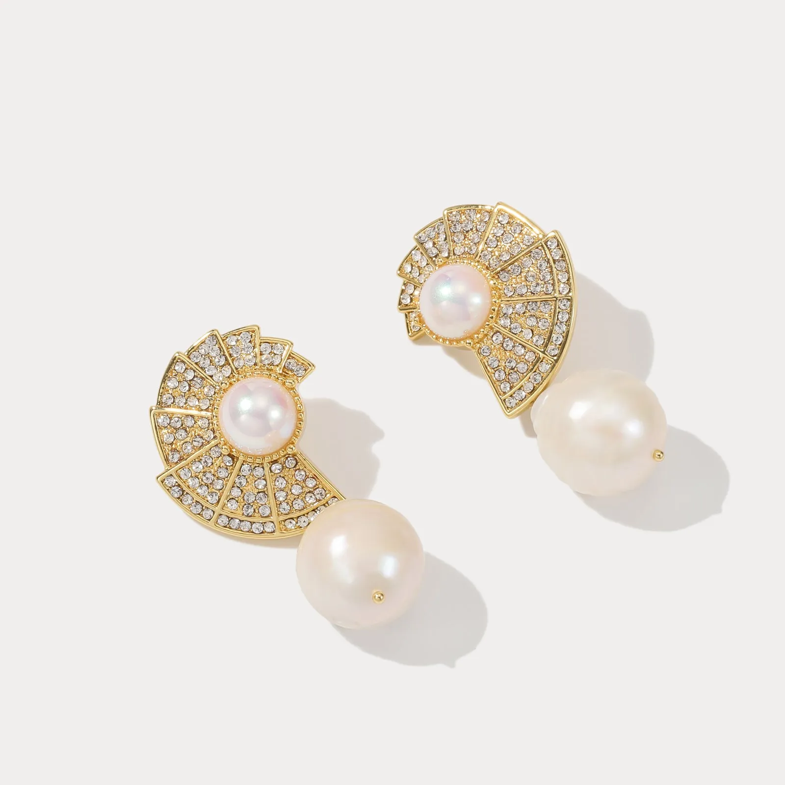 Shell Pearl Earrings